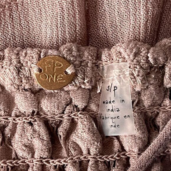 Free People Intimately Small Adella Cami Top Mauve Ruffled Crochet Lace Smocked - Picture 7 of 10